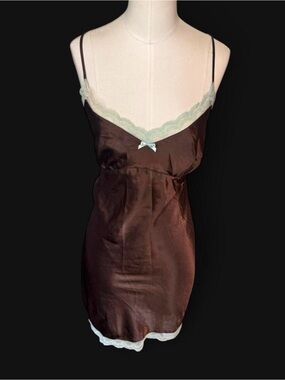 Gilligan O’Malley silky Brown Slip Dress with Pale Green Lace Trim Y2K style